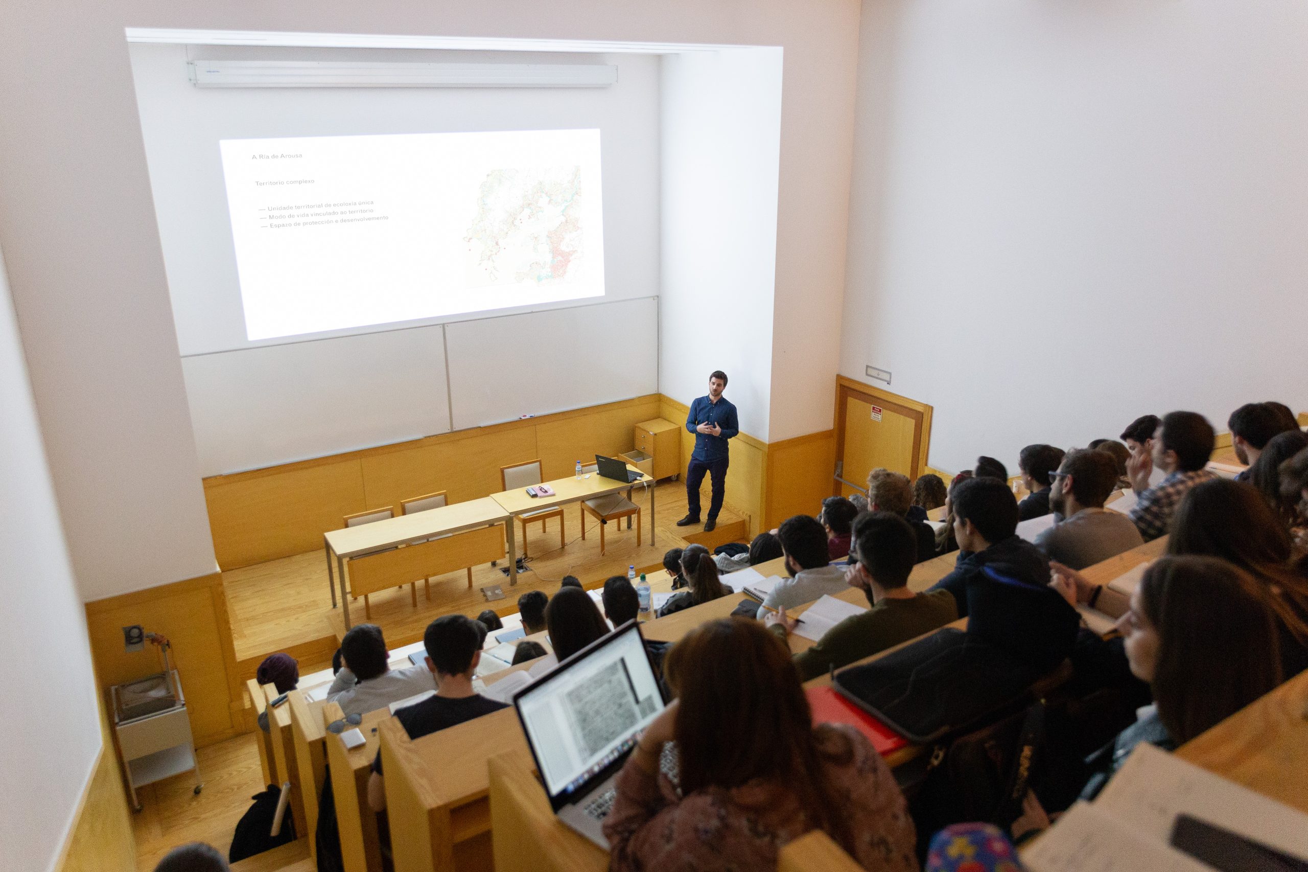 Conferencia en la Univiersidade do Minho de Guimarães