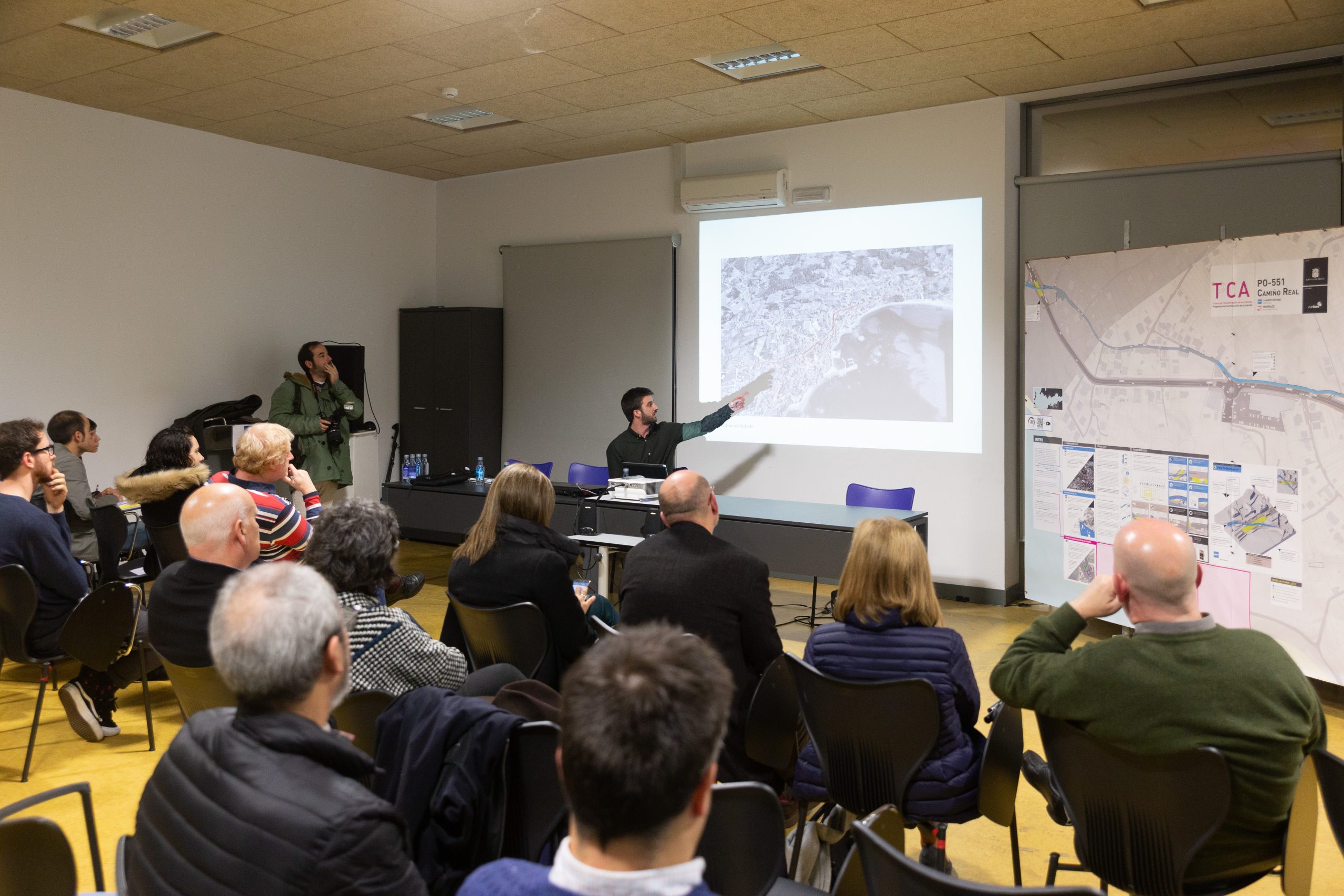 Conferencia en la jornada «Novas estratexias para vellas estradas»